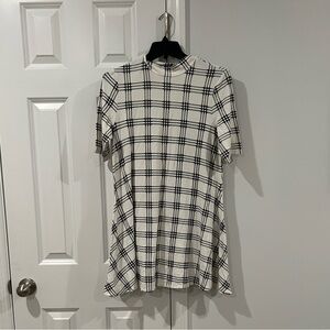 Chelsea & Theodore Plaid Short Sleeve Dress
